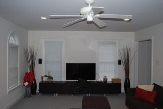 8413 Wilshire Pl in Glen Allen, VA - Building Photo - Building Photo