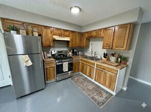 7106 Townsborough Dr in Austin, TX - Building Photo - Building Photo