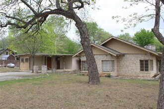 908 River Rd in Wimberley, TX - Building Photo - Building Photo