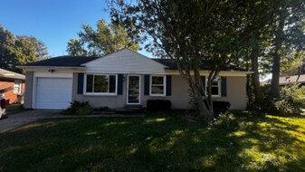 10202 Futurity Way in Louisville, KY - Building Photo