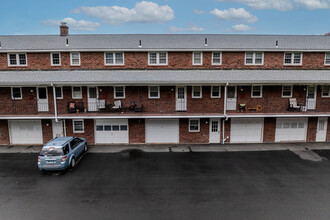 Weathervane Condominiums in Vernon Rockville, CT - Building Photo - Building Photo