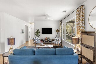 909 Shelley Ave in Austin, TX - Building Photo - Building Photo