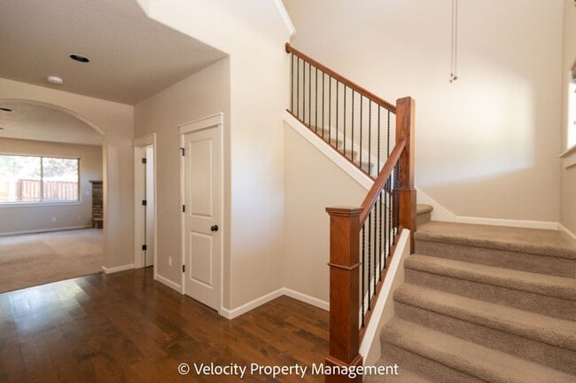 20518 Jacklight Ln in Bend, OR - Foto de edificio - Building Photo