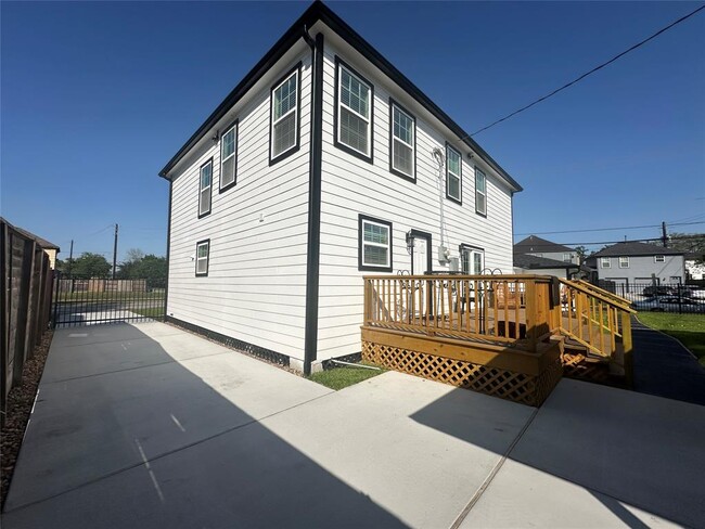 3224 Southmore Blvd in Houston, TX - Foto de edificio - Building Photo