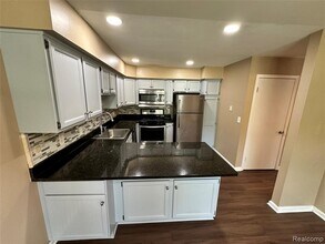 41729 Broquet Dr in Northville, MI - Building Photo - Building Photo