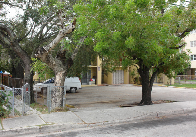 1936 NW Flagler Ter in Miami, FL - Building Photo - Building Photo