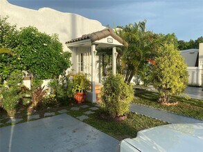 1631 NW 29th Ave in Miami, FL - Building Photo - Building Photo