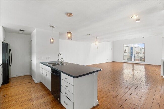 property at 6935 Yellowstone Way Dr