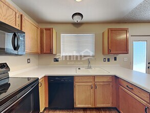 6616 Monaco Way in Brighton, CO - Foto de edificio - Building Photo