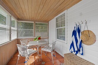 122 SE 7th Ave in Delray Beach, FL - Foto de edificio - Building Photo