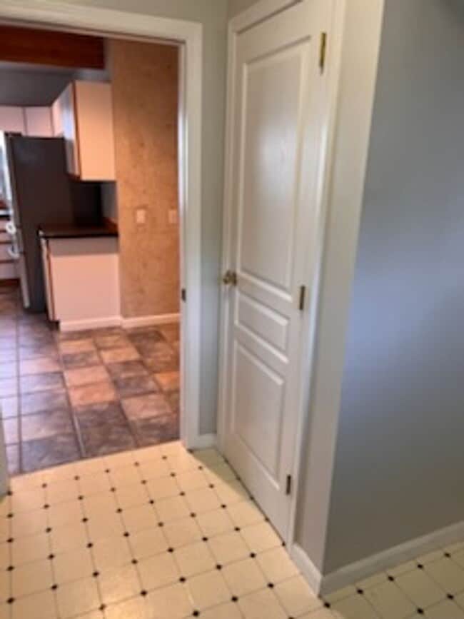 1302 Nisqually St in Steilacoom, WA - Building Photo - Building Photo
