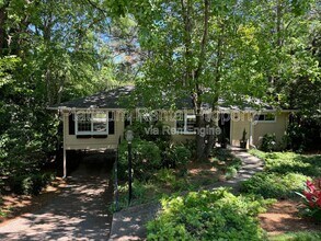 383 Springdale Dr NE in Atlanta, GA - Building Photo - Building Photo