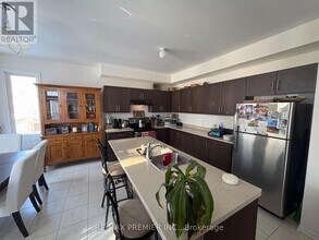 1001 Abram Ct in Innisfil, ON - Building Photo - Building Photo