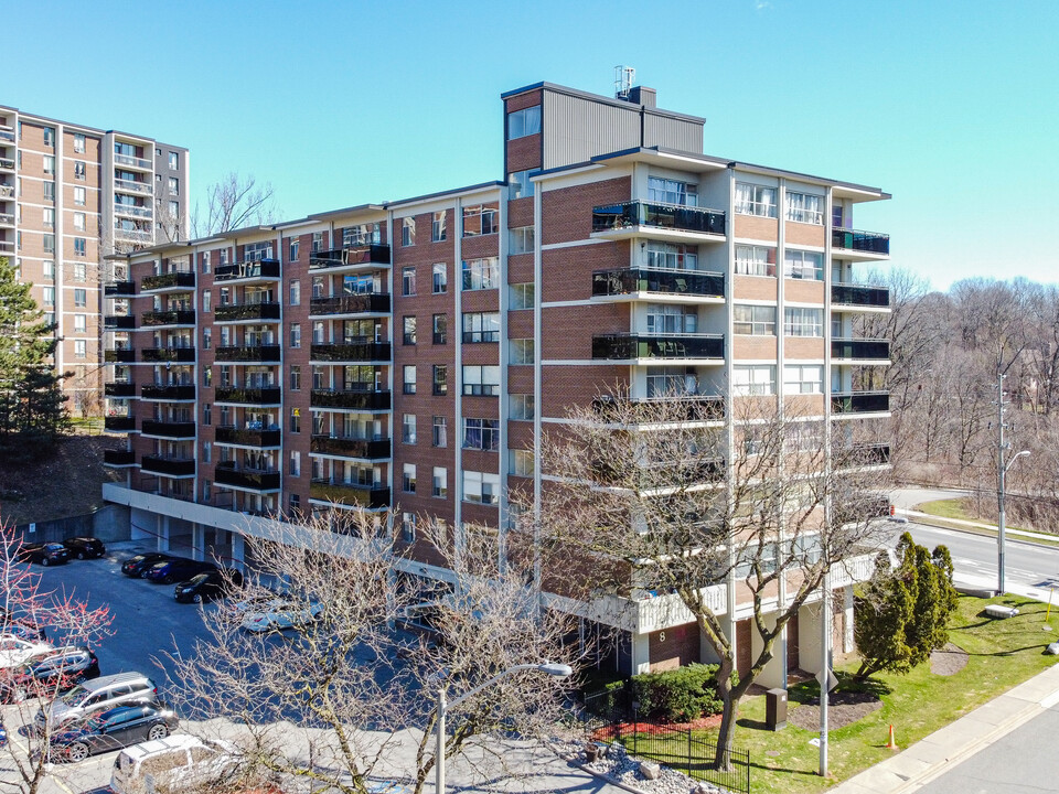 Park Vista Apartments in Toronto, ON - Building Photo