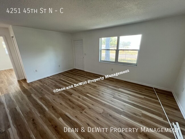 4251 45th St N in St. Petersburg, FL - Building Photo - Building Photo