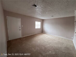 400 Bonanza Way in Las Vegas, NV - Building Photo - Building Photo