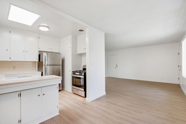 420 Hill St in Santa Monica in Santa Monica, CA - Building Photo - Building Photo