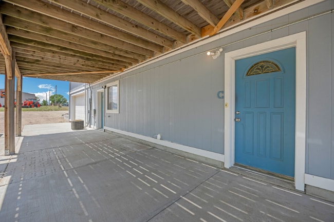 407 Corona Ave