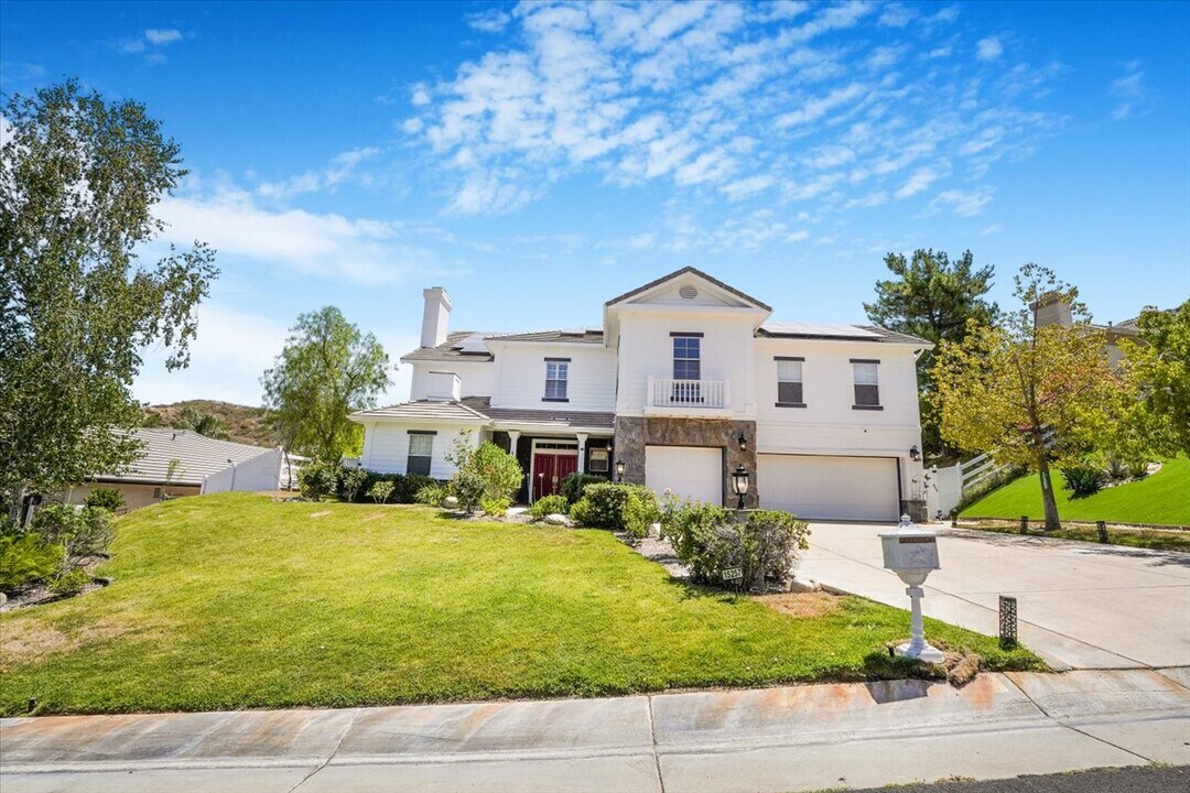 15257 Saddleback Rd in Canyon Country, CA - Building Photo