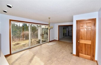 10 Joanth Terrace in Westerly, RI - Building Photo - Building Photo