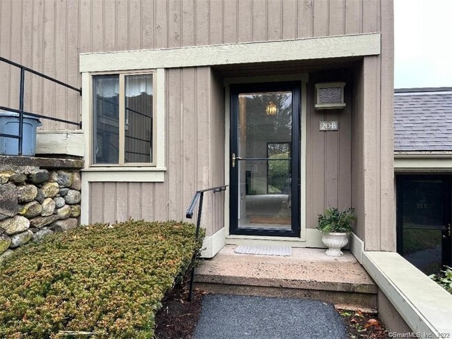 20 Heritage Circle in Southbury, CT - Building Photo - Building Photo