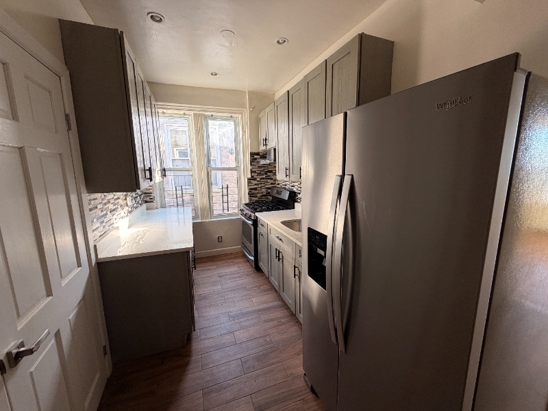 3361 Fenton Ave, Unit 2 in Bronx, NY - Building Photo