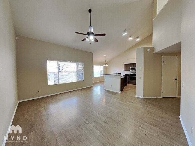 8161 N Midnight Way in Tucson, AZ - Building Photo - Building Photo