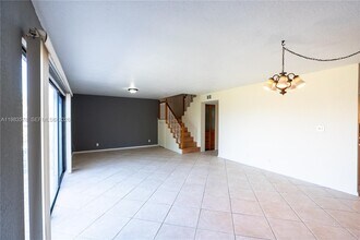 430 Commodore Dr in Plantation, FL - Building Photo - Building Photo