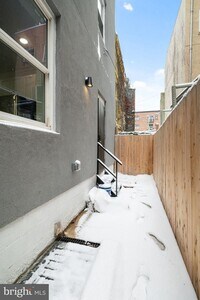 1153 N Front St photo'