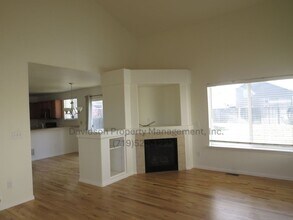 7629 Autumn Knoll Dr in Colorado Springs, CO - Foto de edificio - Building Photo