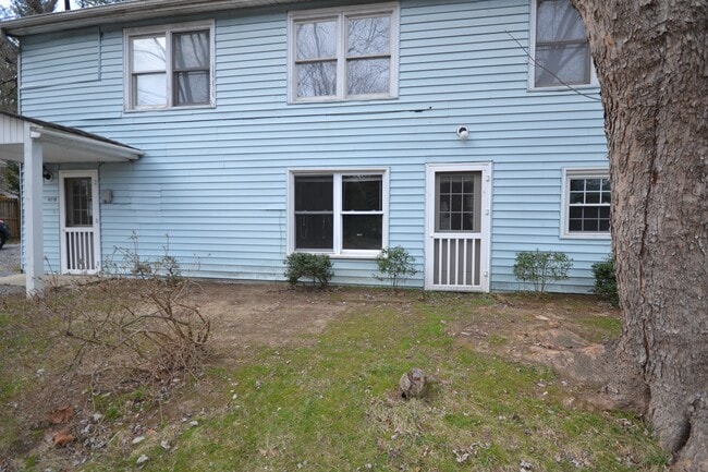 401 Lakeside Dr in Hendersonville, NC - Building Photo - Building Photo