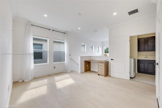 4365 Large Leaf Ln in Hollywood, FL - Building Photo - Building Photo