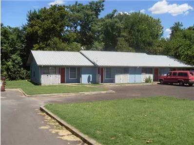 507 N Ave D in Clifton, TX - Building Photo - Building Photo