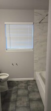 6138 Kenilwood Dr in Houston, TX - Building Photo - Building Photo
