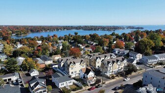 93 Seaside Ave in Stamford, CT - Building Photo
