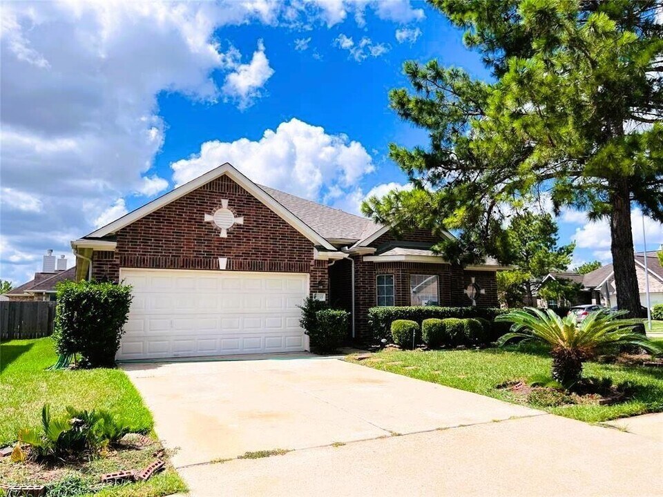 18215 Linden Forest Ln in Katy, TX - Building Photo