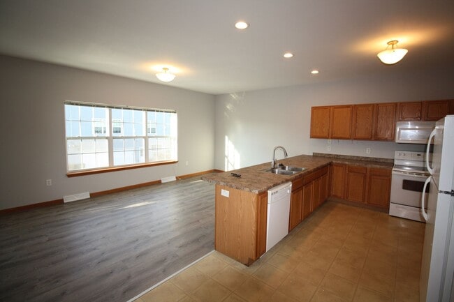 4231 Owl Creek Dr in Madison, WI - Building Photo - Building Photo