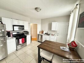 17 Sachem St, Unit 3 in Boston, MA - Building Photo