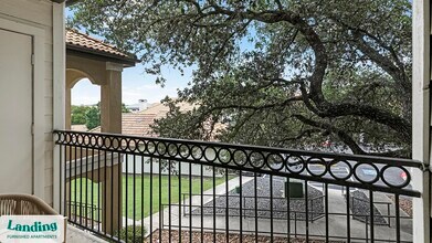 19275 Stone Oak Pkwy in San Antonio, TX - Foto de edificio - Building Photo