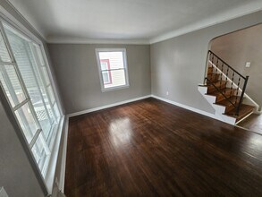 19807 Gardenview Dr in Maple Heights, OH - Foto de edificio - Building Photo