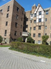 Blind Brook Lodge in Rye, NY - Building Photo - Building Photo