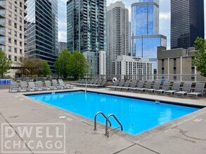 545 N Dearborn St, Unit 2303 in Chicago, IL - Foto de edificio - Building Photo