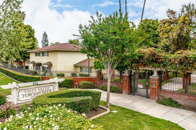 Vista Valle Townhomes