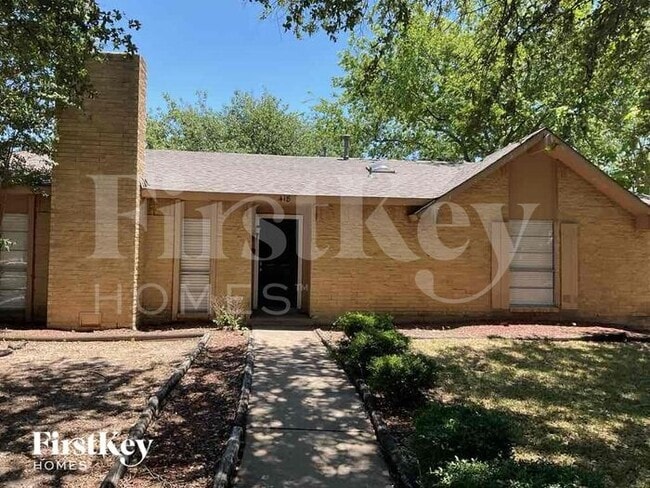 418 Thistle Dr in Garland, TX - Foto de edificio - Building Photo