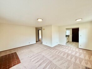 4061 28th Ave SW, Unit 4061 in Seattle, WA - Building Photo - Building Photo