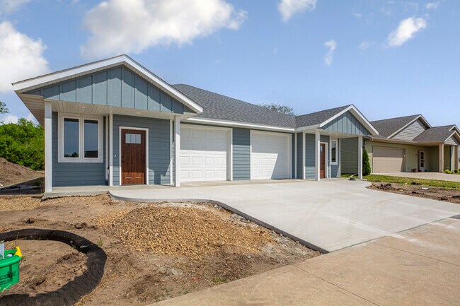 2019 Essler Dr in St. Peter, MN - Building Photo - Building Photo