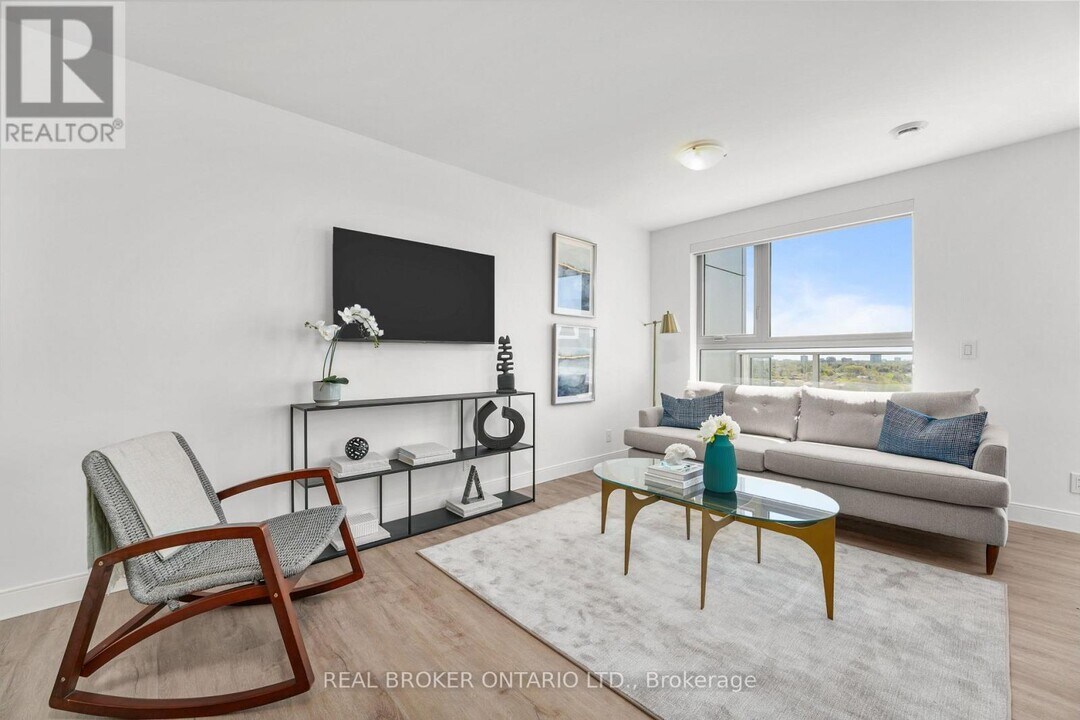 100 Manett Crescent in Brampton, ON - Building Photo