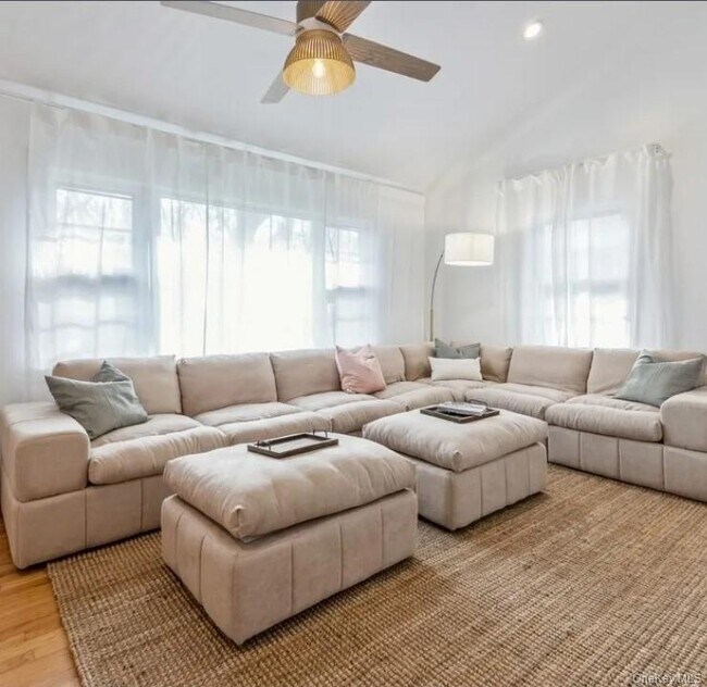 1 Dogwood St in Sag Harbor, NY - Building Photo - Building Photo