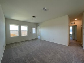 9019 Colony Mdw in Converse, TX - Building Photo - Building Photo