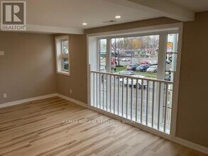 3976 Portage Rd in Niagara Falls, ON - Foto de edificio - Building Photo